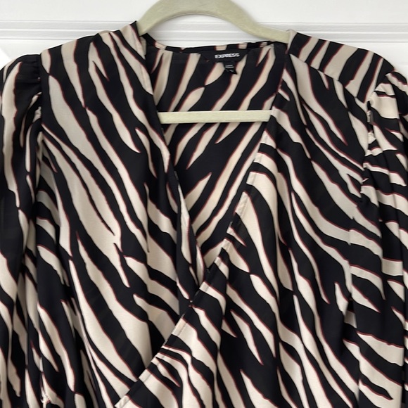 Express wrap top - Picture 2 of 5